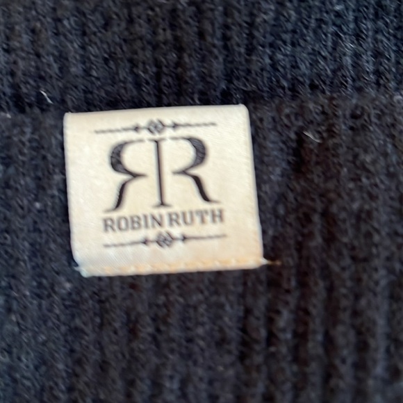 Robin Ruth New York Knit Beanie Hat Unisex Black White plus blue beanie - Picture 3 of 5